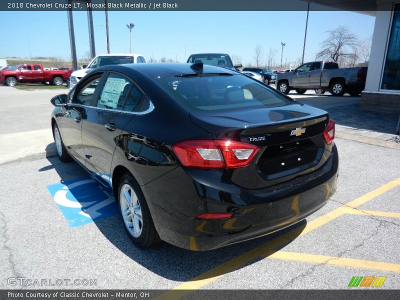 Mosaic Black Metallic / Jet Black 2018 Chevrolet Cruze LT