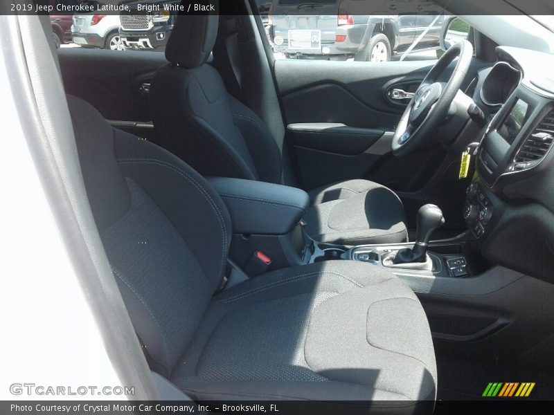 Bright White / Black 2019 Jeep Cherokee Latitude