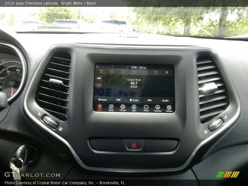 Bright White / Black 2019 Jeep Cherokee Latitude