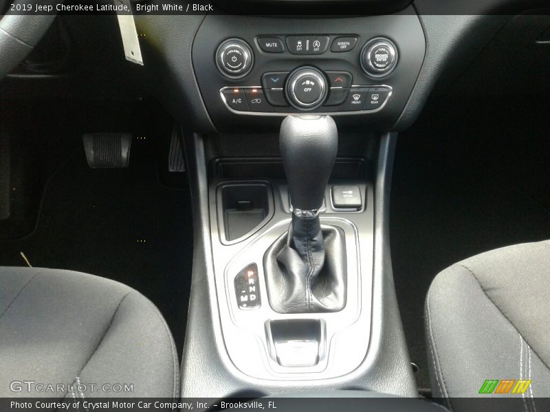 Bright White / Black 2019 Jeep Cherokee Latitude