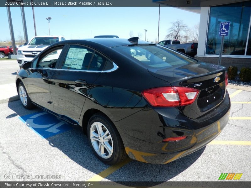 Mosaic Black Metallic / Jet Black 2018 Chevrolet Cruze LT