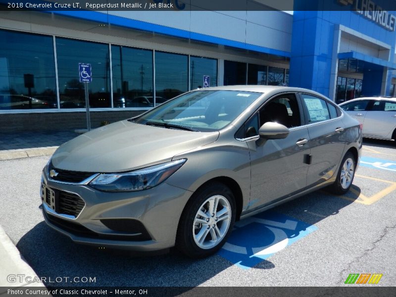 Pepperdust Metallic / Jet Black 2018 Chevrolet Cruze LT
