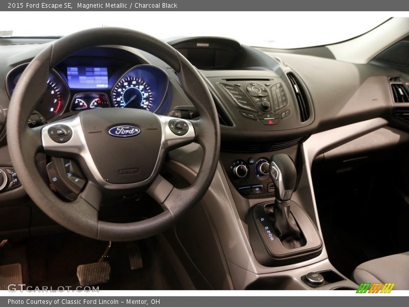 Magnetic Metallic / Charcoal Black 2015 Ford Escape SE