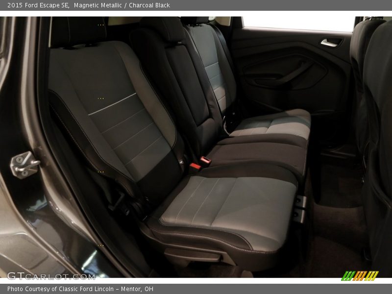 Magnetic Metallic / Charcoal Black 2015 Ford Escape SE