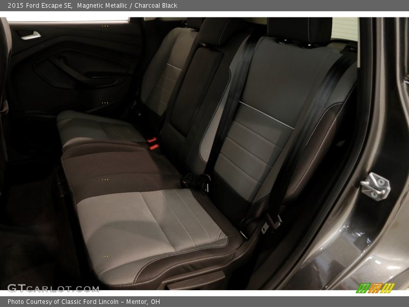 Magnetic Metallic / Charcoal Black 2015 Ford Escape SE