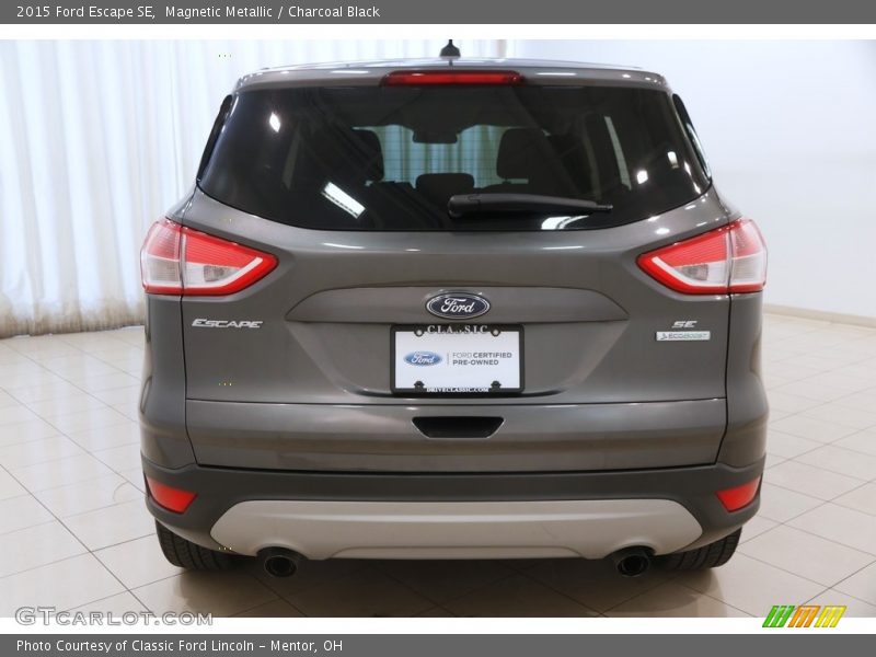 Magnetic Metallic / Charcoal Black 2015 Ford Escape SE