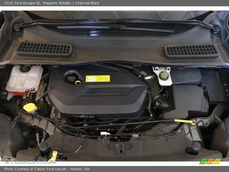 Magnetic Metallic / Charcoal Black 2015 Ford Escape SE