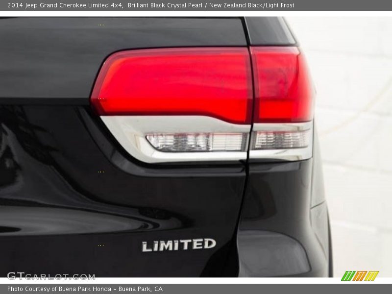 Brilliant Black Crystal Pearl / New Zealand Black/Light Frost 2014 Jeep Grand Cherokee Limited 4x4