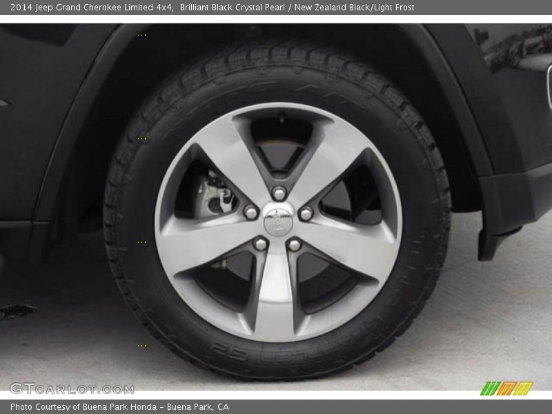 Brilliant Black Crystal Pearl / New Zealand Black/Light Frost 2014 Jeep Grand Cherokee Limited 4x4