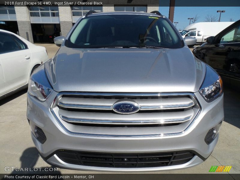 Ingot Silver / Charcoal Black 2018 Ford Escape SE 4WD