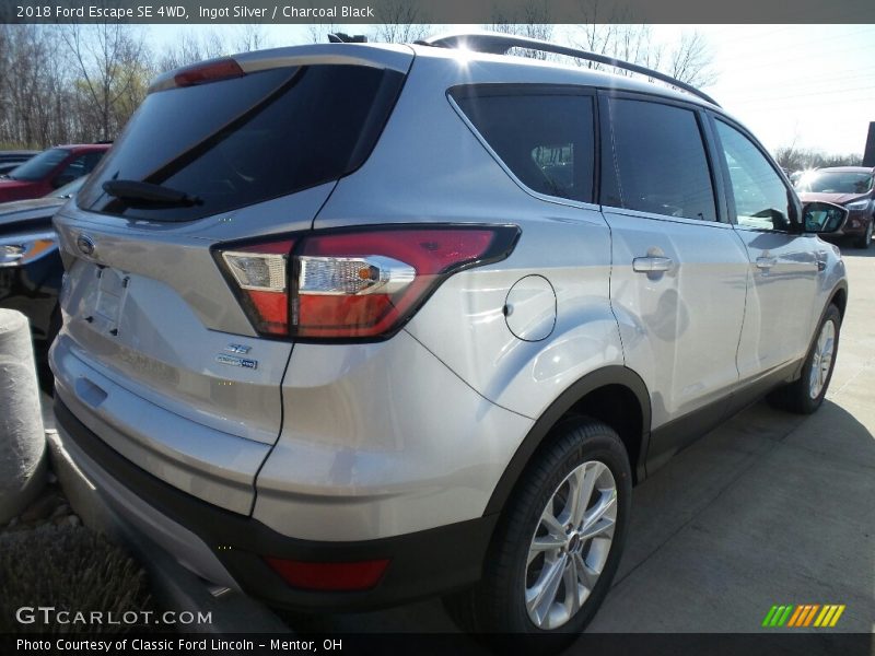 Ingot Silver / Charcoal Black 2018 Ford Escape SE 4WD