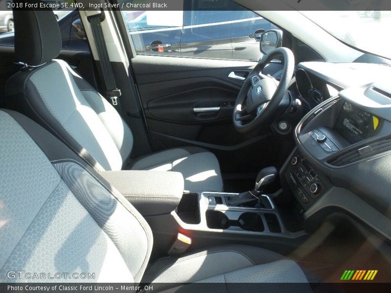 Ingot Silver / Charcoal Black 2018 Ford Escape SE 4WD