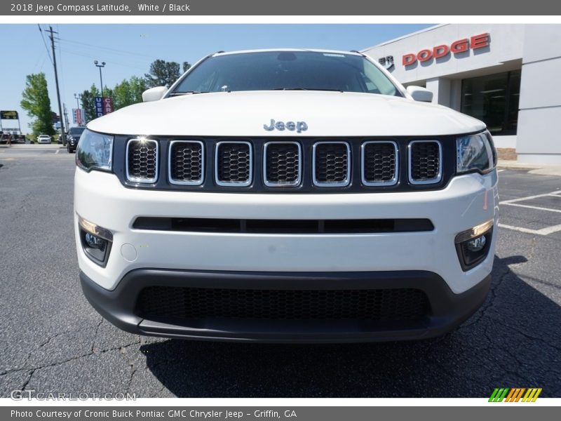 White / Black 2018 Jeep Compass Latitude