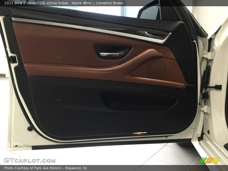 Alpine White / Cinnamon Brown 2013 BMW 5 Series 528i xDrive Sedan