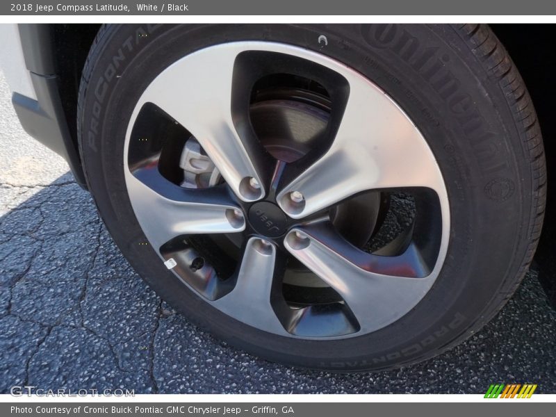 White / Black 2018 Jeep Compass Latitude