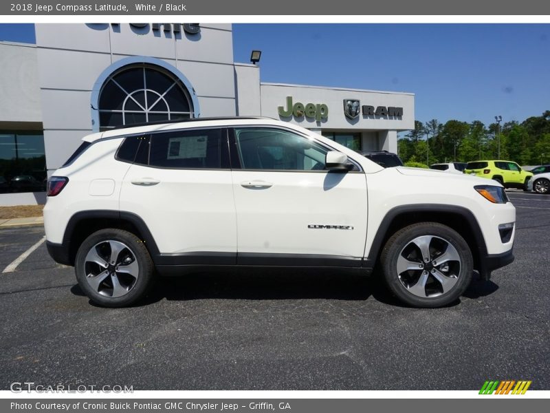 White / Black 2018 Jeep Compass Latitude