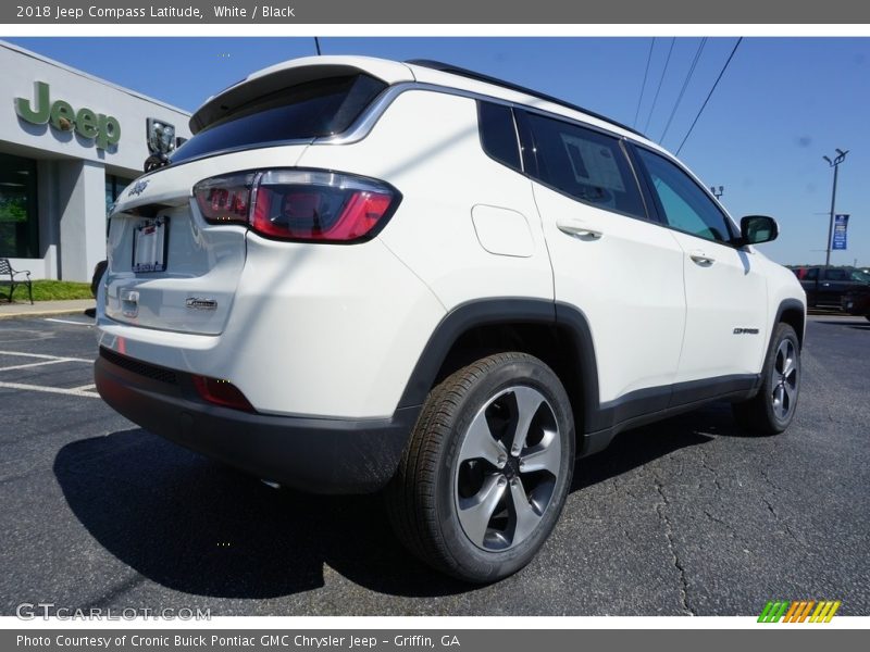 White / Black 2018 Jeep Compass Latitude