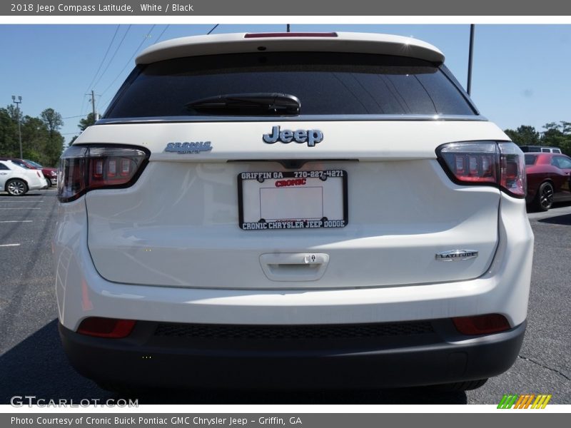 White / Black 2018 Jeep Compass Latitude