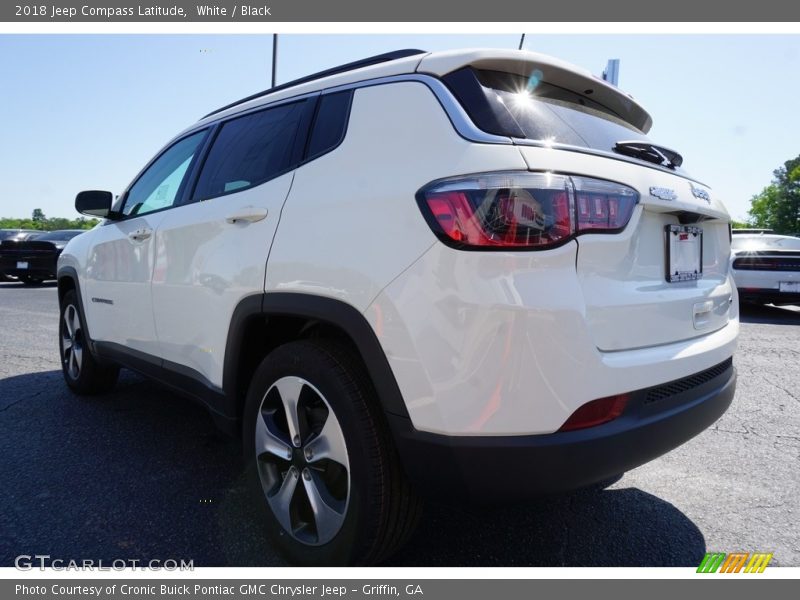 White / Black 2018 Jeep Compass Latitude