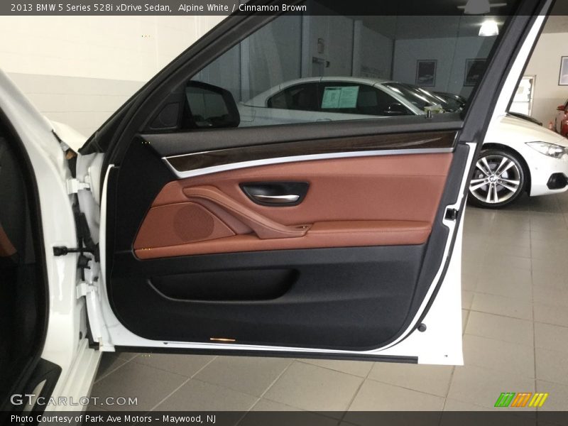 Alpine White / Cinnamon Brown 2013 BMW 5 Series 528i xDrive Sedan