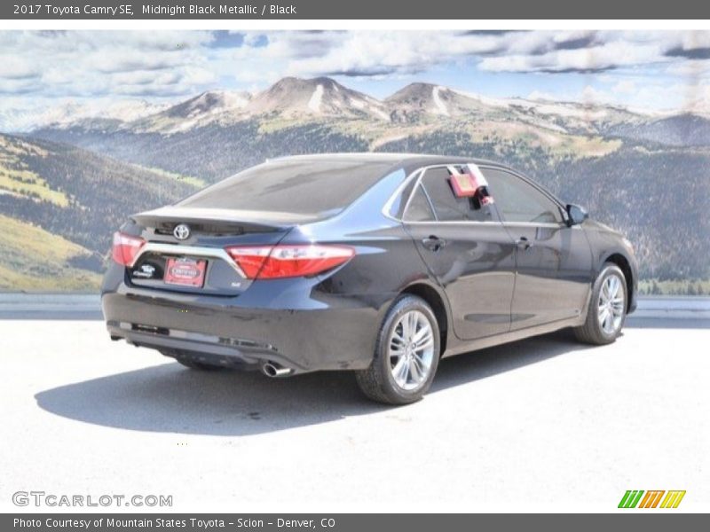 Midnight Black Metallic / Black 2017 Toyota Camry SE