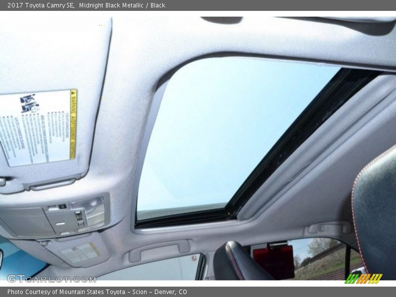 Midnight Black Metallic / Black 2017 Toyota Camry SE