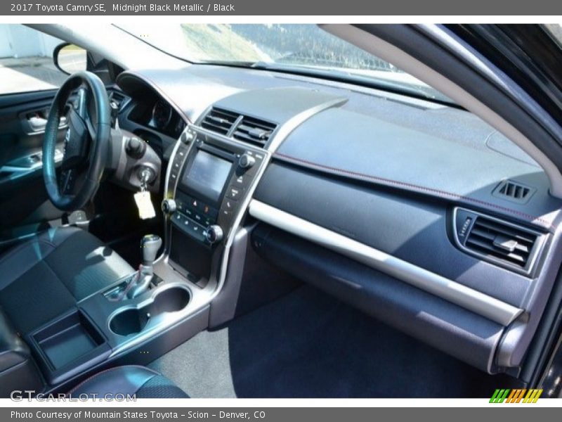 Midnight Black Metallic / Black 2017 Toyota Camry SE
