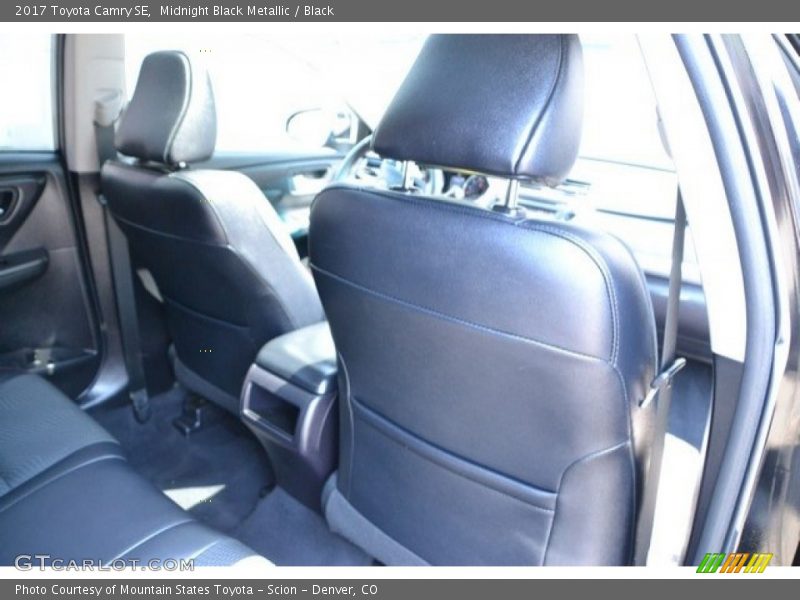 Midnight Black Metallic / Black 2017 Toyota Camry SE