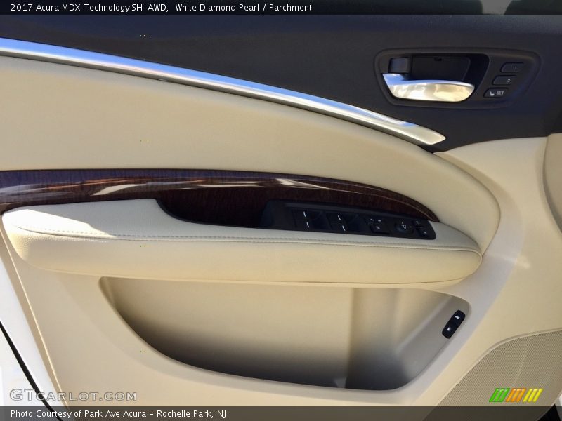 White Diamond Pearl / Parchment 2017 Acura MDX Technology SH-AWD