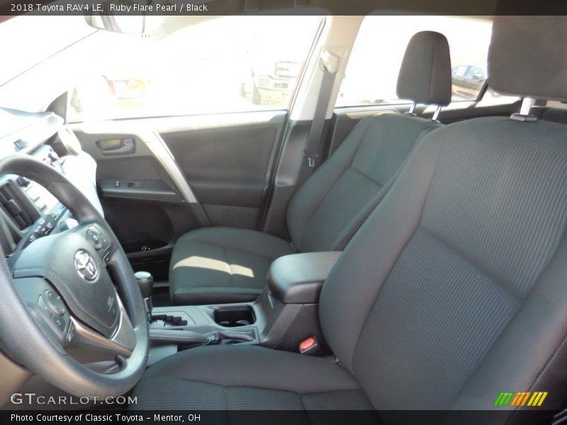 Ruby Flare Pearl / Black 2018 Toyota RAV4 LE