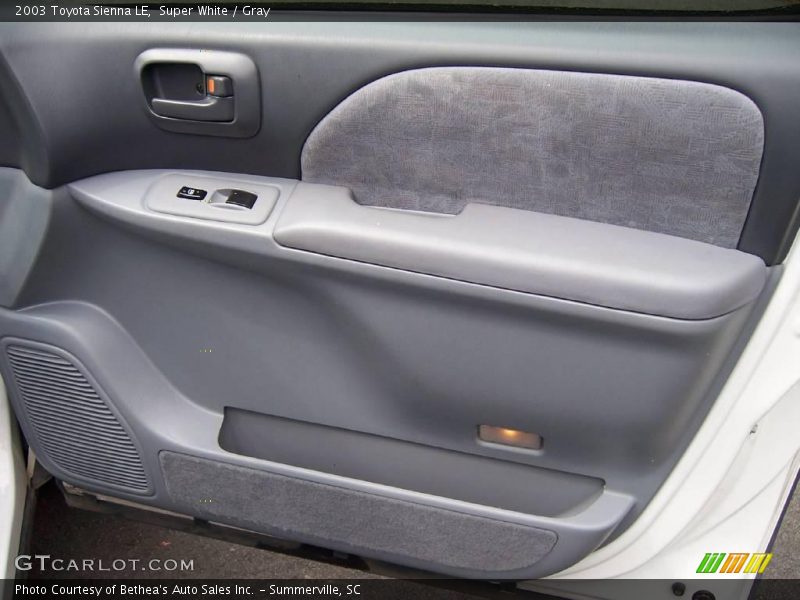Super White / Gray 2003 Toyota Sienna LE