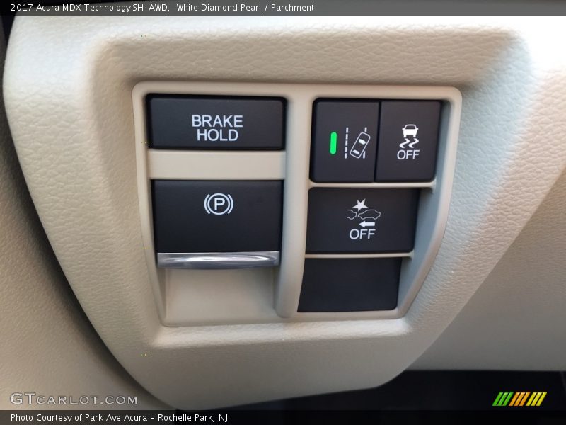 White Diamond Pearl / Parchment 2017 Acura MDX Technology SH-AWD