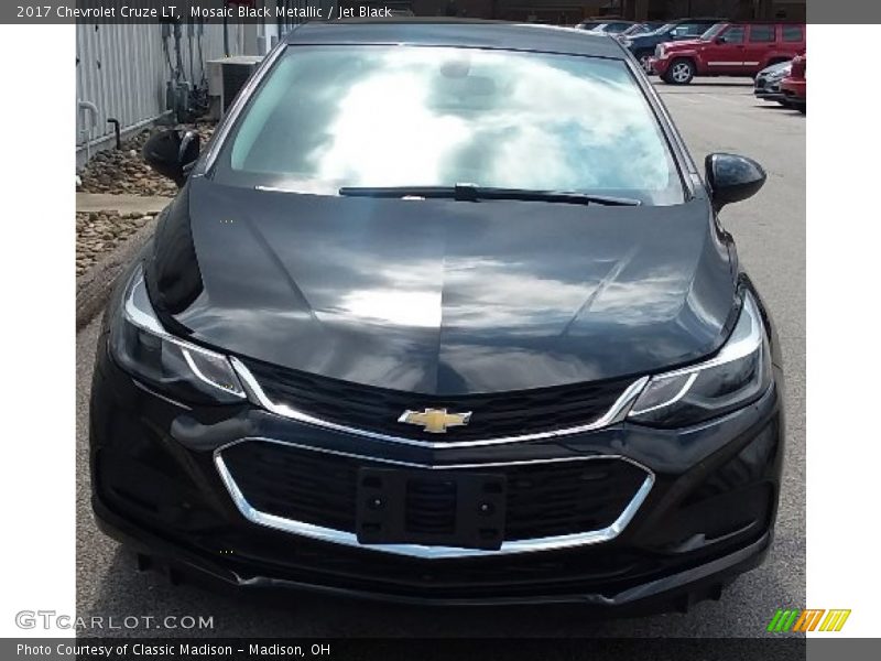 Mosaic Black Metallic / Jet Black 2017 Chevrolet Cruze LT