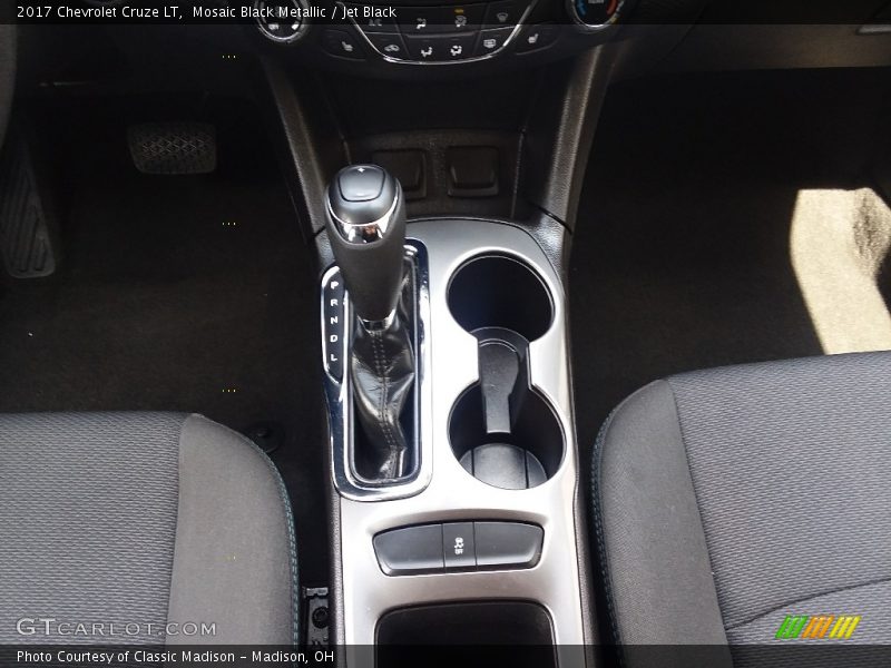 Mosaic Black Metallic / Jet Black 2017 Chevrolet Cruze LT