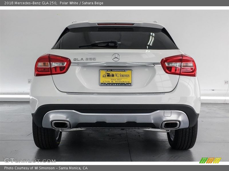 Polar White / Sahara Beige 2018 Mercedes-Benz GLA 250