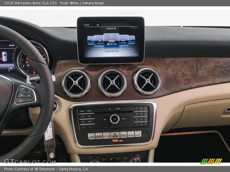 Polar White / Sahara Beige 2018 Mercedes-Benz GLA 250
