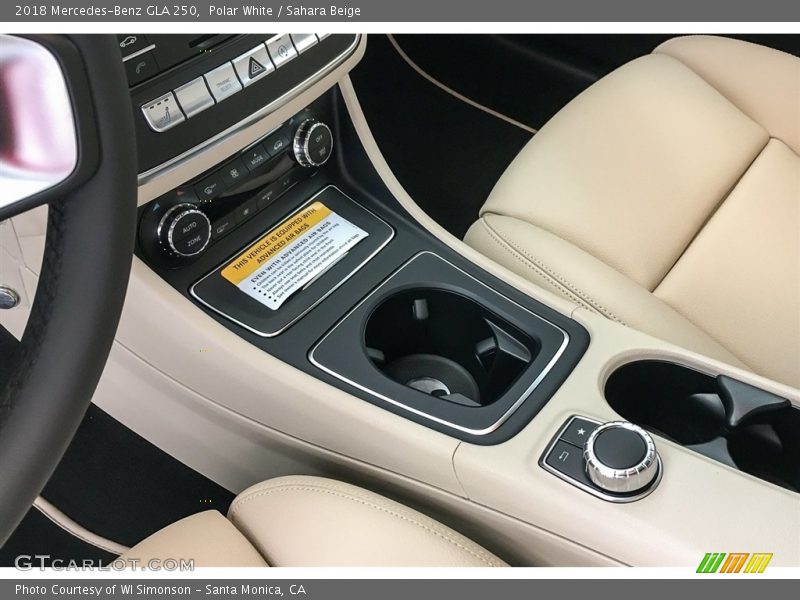 Polar White / Sahara Beige 2018 Mercedes-Benz GLA 250