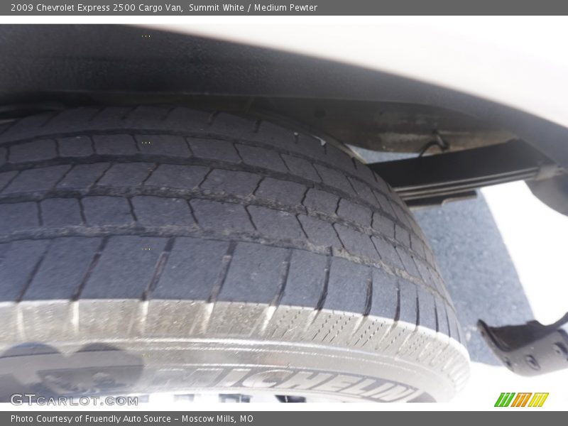 Summit White / Medium Pewter 2009 Chevrolet Express 2500 Cargo Van