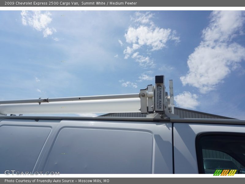 Summit White / Medium Pewter 2009 Chevrolet Express 2500 Cargo Van