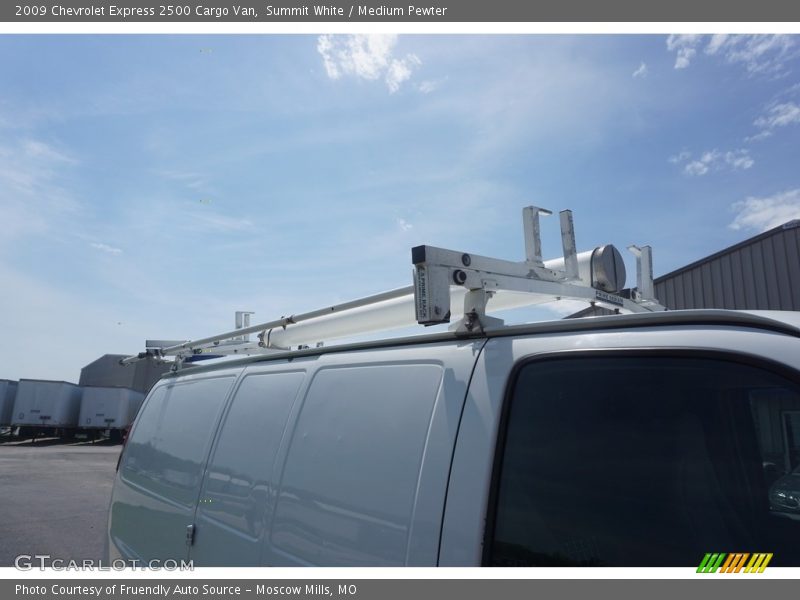 Summit White / Medium Pewter 2009 Chevrolet Express 2500 Cargo Van