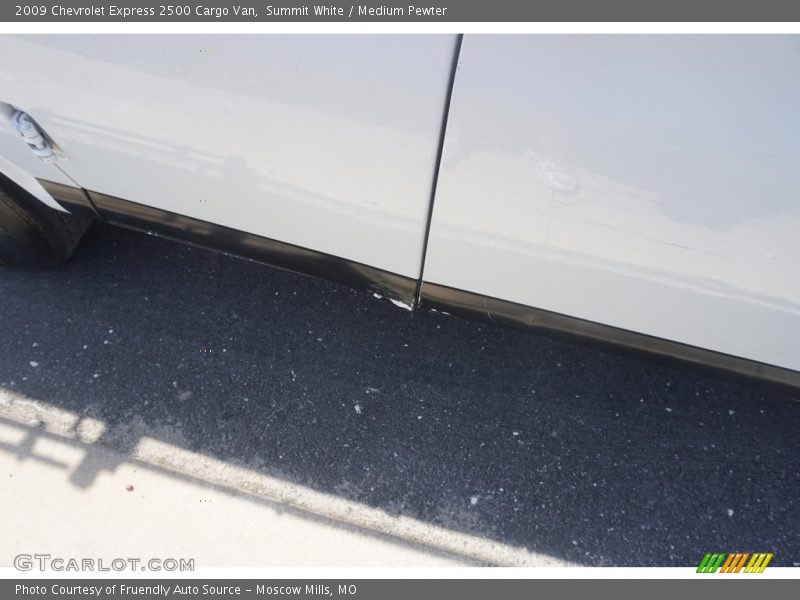 Summit White / Medium Pewter 2009 Chevrolet Express 2500 Cargo Van