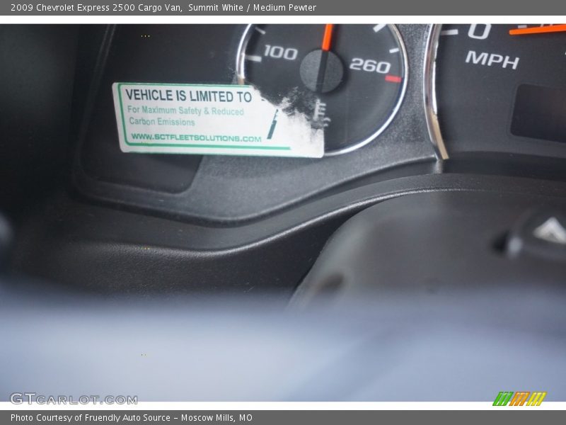 Summit White / Medium Pewter 2009 Chevrolet Express 2500 Cargo Van