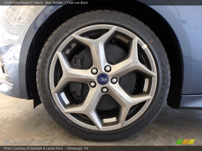 Blue Metallic / Charcoal Black 2018 Ford Focus ST Hatch