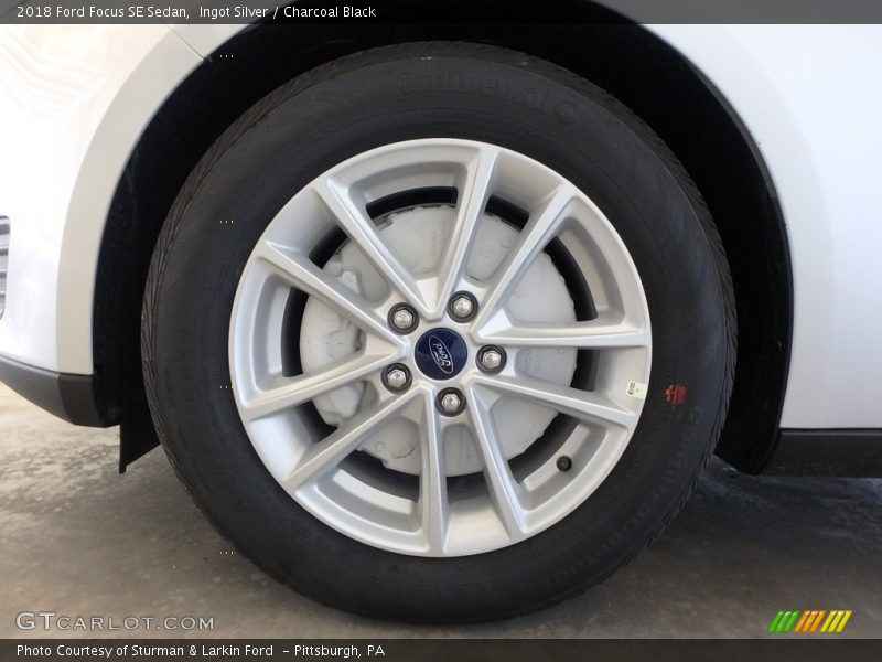 Ingot Silver / Charcoal Black 2018 Ford Focus SE Sedan