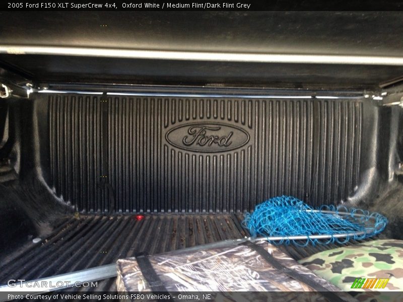 Oxford White / Medium Flint/Dark Flint Grey 2005 Ford F150 XLT SuperCrew 4x4