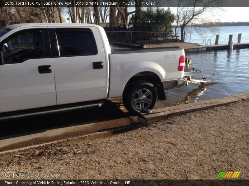 Oxford White / Medium Flint/Dark Flint Grey 2005 Ford F150 XLT SuperCrew 4x4