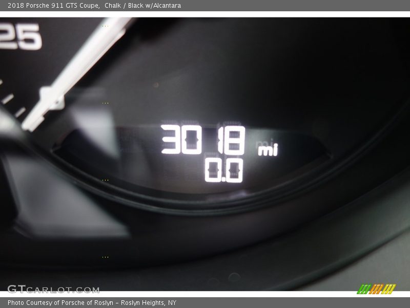 Chalk / Black w/Alcantara 2018 Porsche 911 GTS Coupe