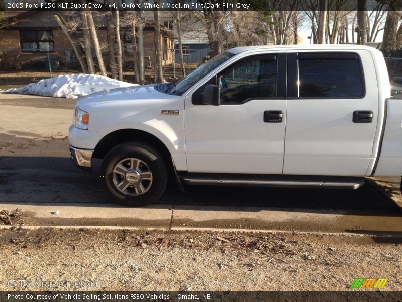 Oxford White / Medium Flint/Dark Flint Grey 2005 Ford F150 XLT SuperCrew 4x4