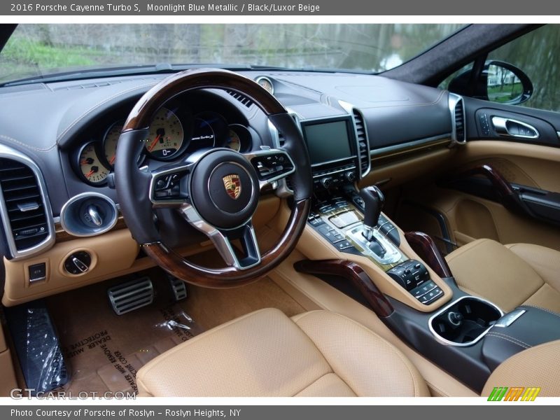 Moonlight Blue Metallic / Black/Luxor Beige 2016 Porsche Cayenne Turbo S