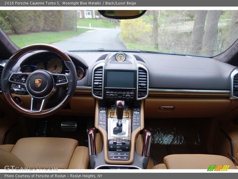 Moonlight Blue Metallic / Black/Luxor Beige 2016 Porsche Cayenne Turbo S